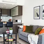 Phaedrus Living Seaview Luxury Flat Lighthouse 53 شقة