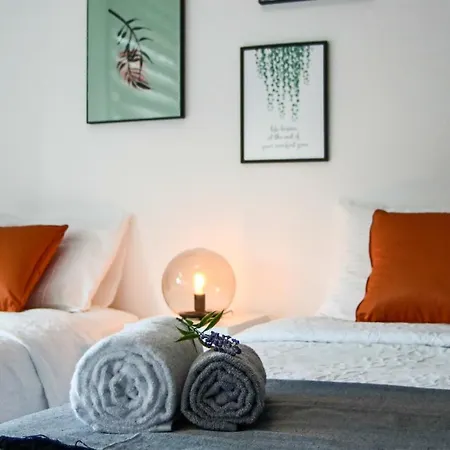 Phaedrus Living Seaview Luxury Flat Lighthouse 53