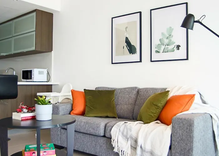 Phaedrus Living Seaview Luxury Flat Lighthouse 53