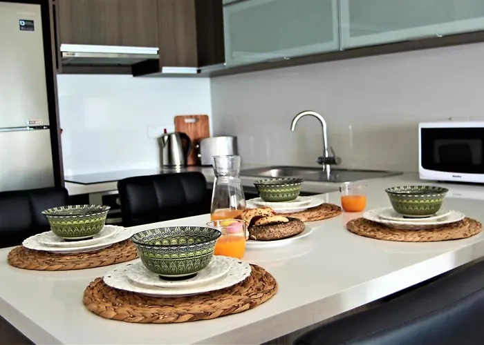 Phaedrus Living Seaview Luxury Flat Lighthouse 53